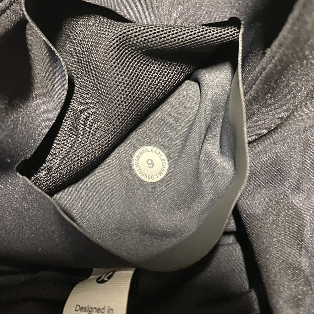 Lululemon Base Pace High Rise Crop Leggings Size 6 Black Camo Nulux - Picture 5 of 9